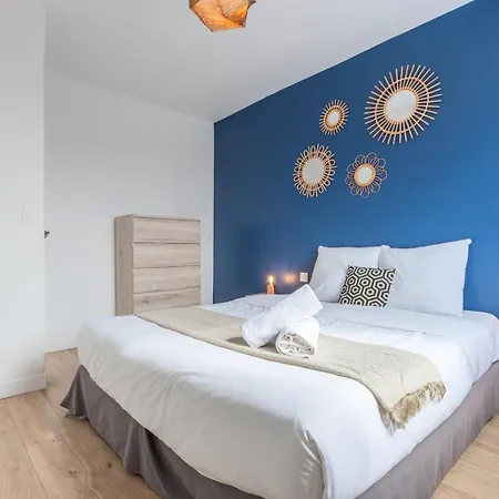 Renovated House With Terrace 3 Bedrooms
