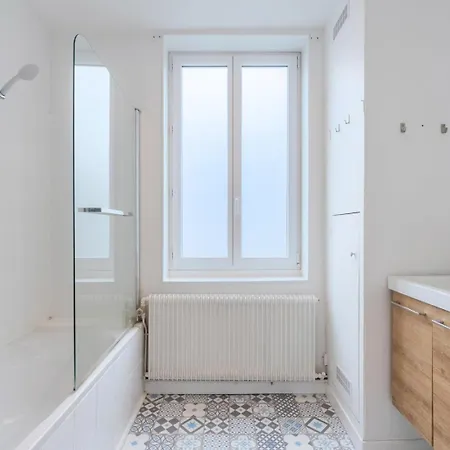 Renovated House With Terrace 3 Bedrooms Gasthof