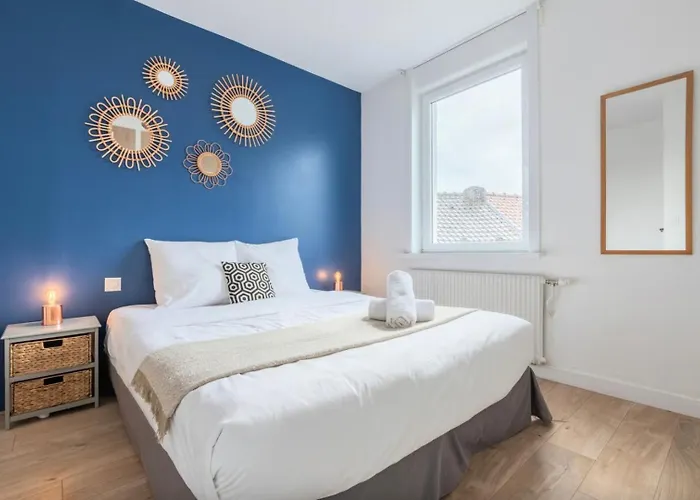 Maison d'hôtes Renovated House With Terrace 3 Bedrooms 3*