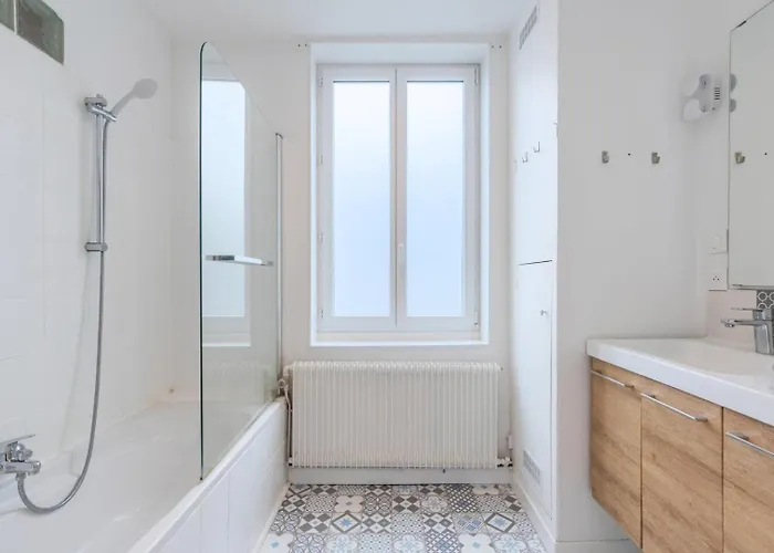 Renovated House With Terrace 3 Bedrooms Maison d'hôtes