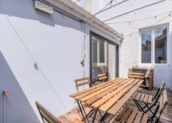 Renovated House With Terrace 3 Bedrooms Maison d'hôtes 3*