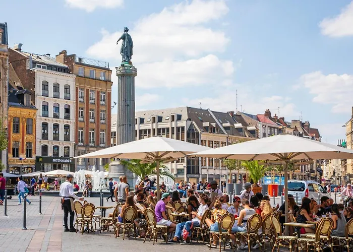 Maison d'hôtes Renovated House With Terrace 3 Bedrooms